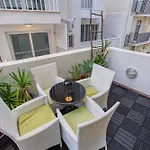 St Julians 404 Near And Paceville 아파트 *